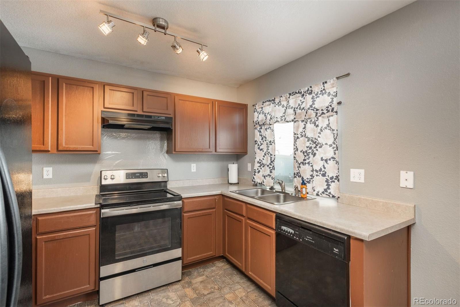 18673 E 43rd Place
