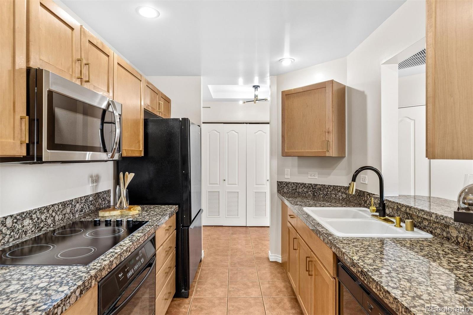 300 W 11th Avenue Unit: 6F