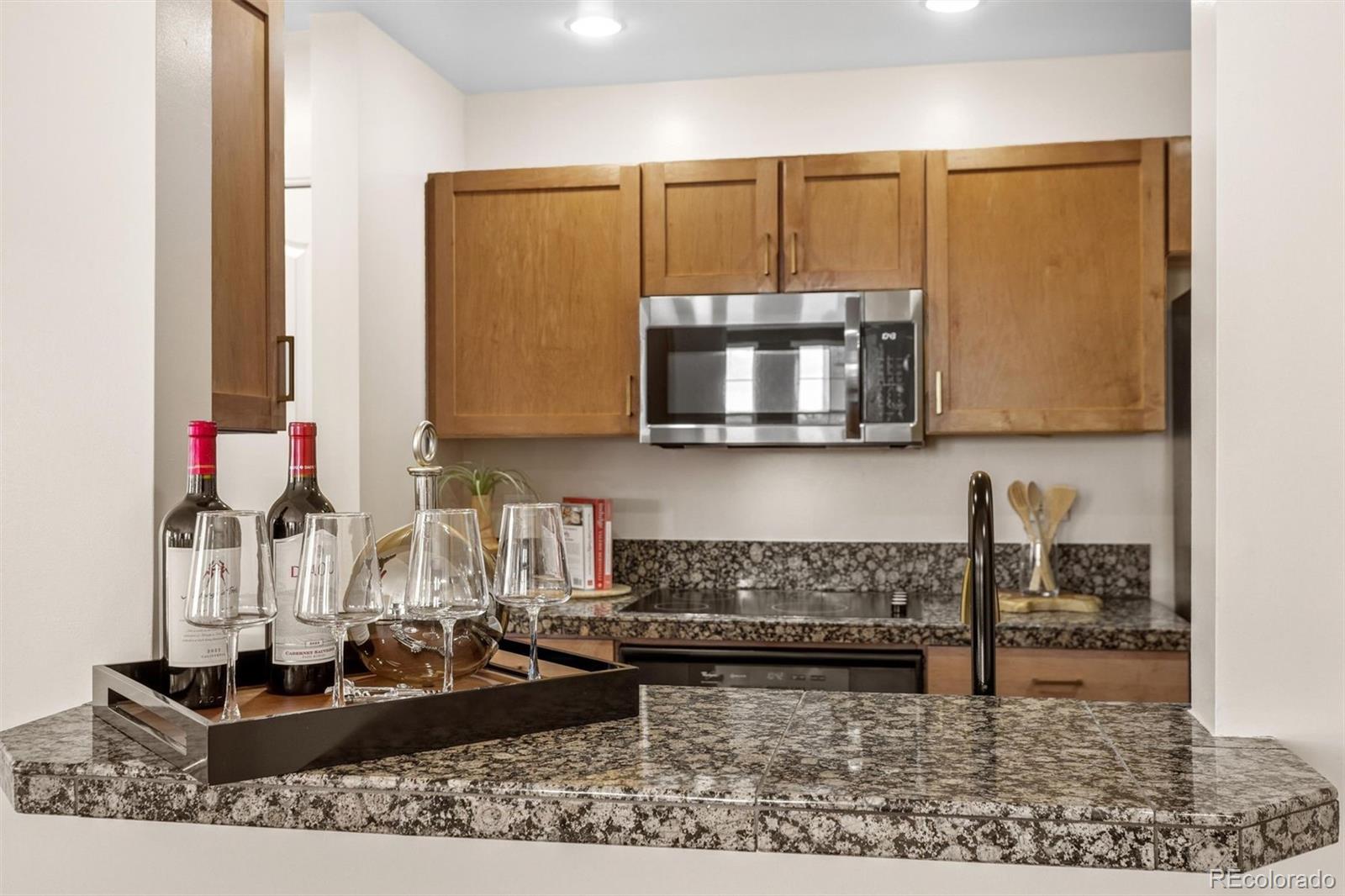 300 W 11th Avenue Unit: 6F