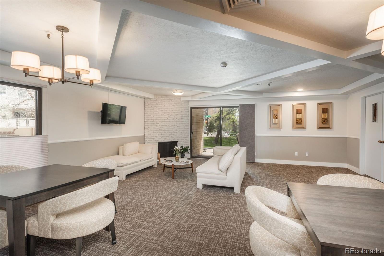 800 N Pearl Street Unit: 707
