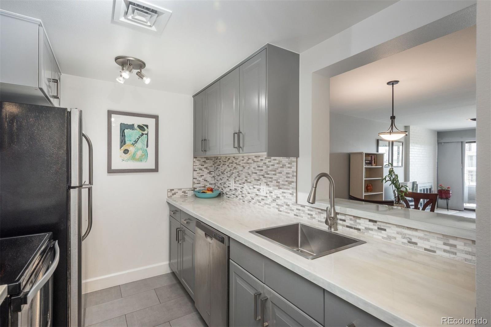 800 N Pearl Street Unit: 707