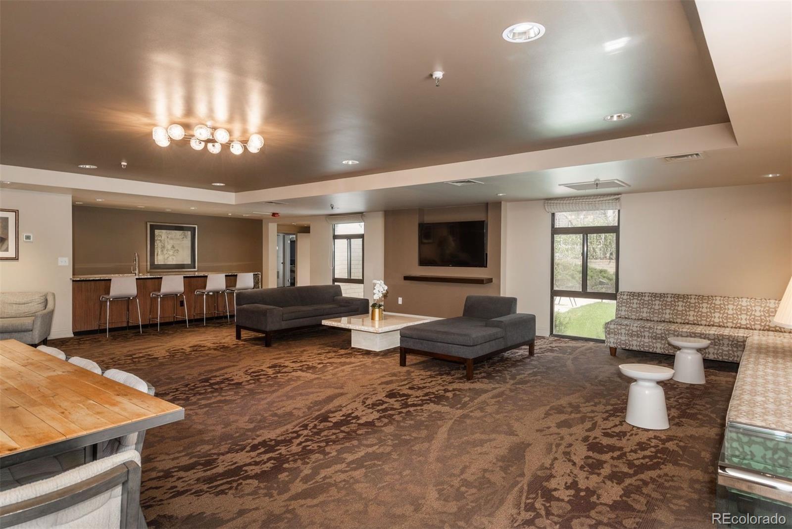 800 N Pearl Street Unit: 707