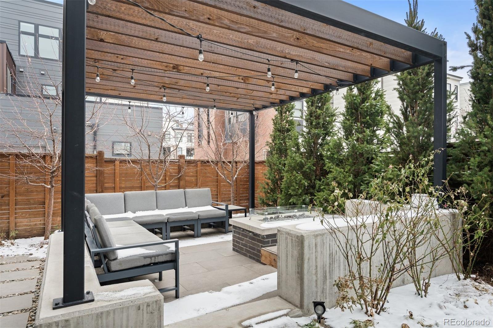 39 Oneida Street