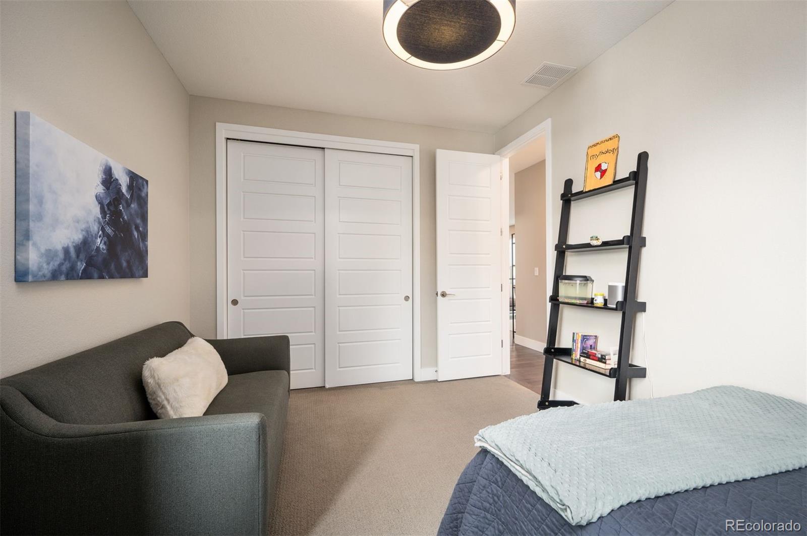 39 Oneida Street
