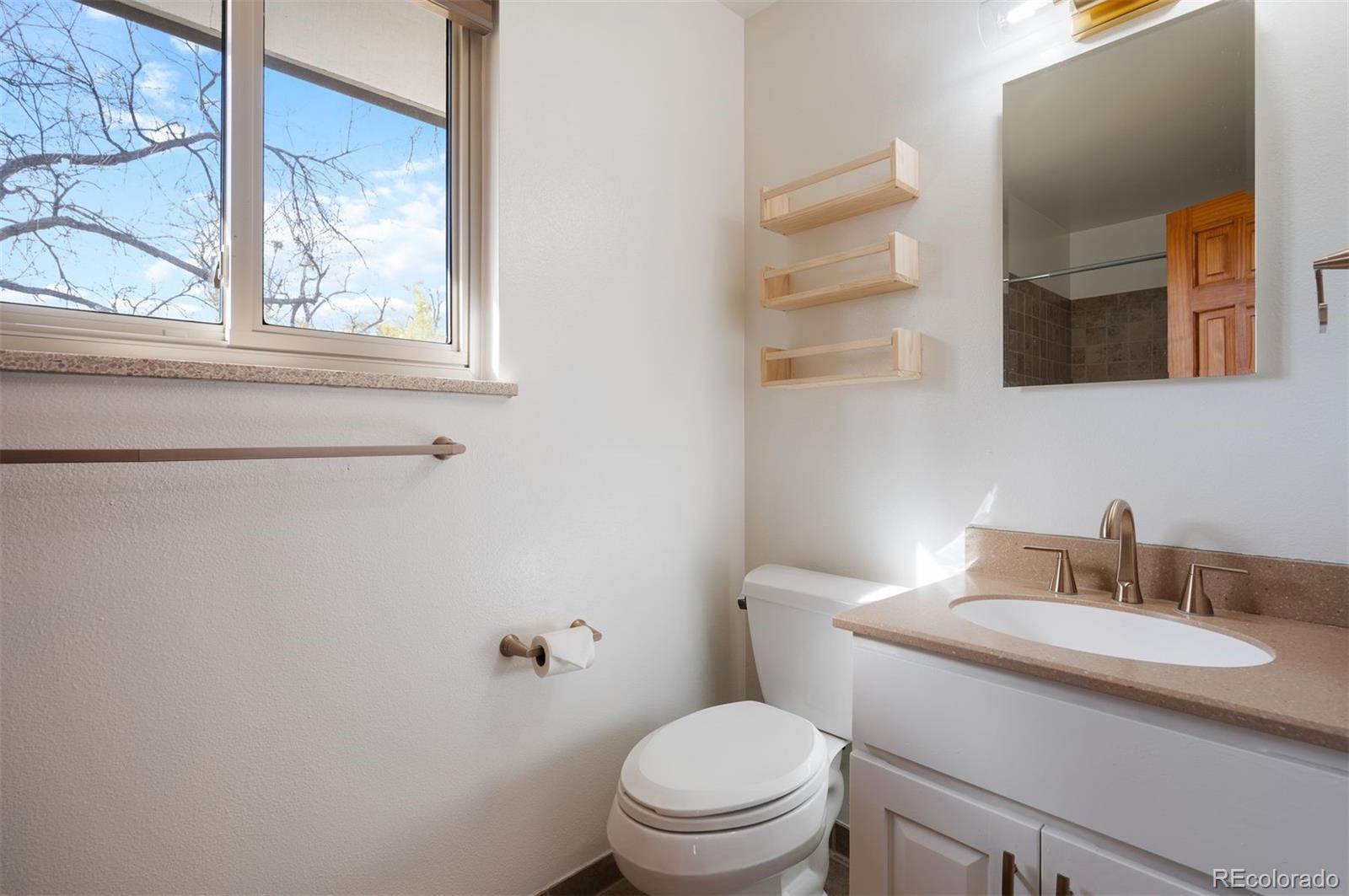 1633 S Holland Street