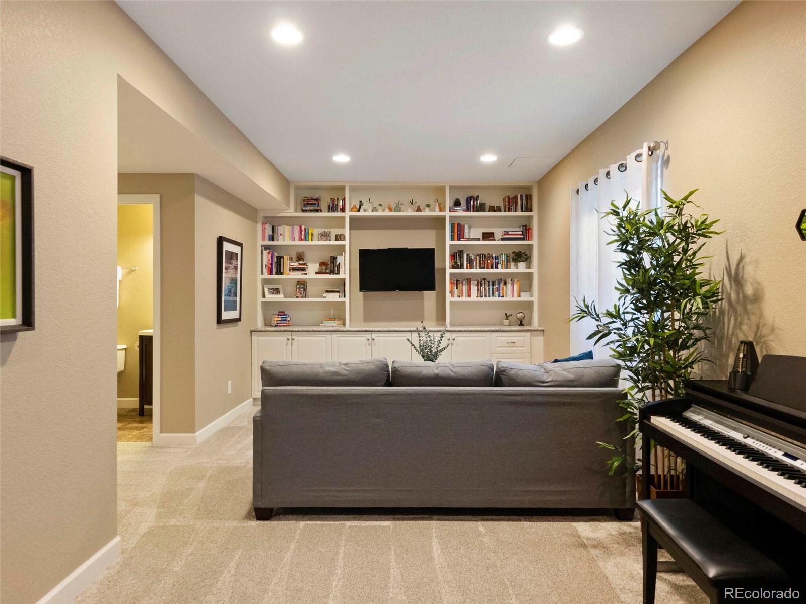 2820 Macon Way