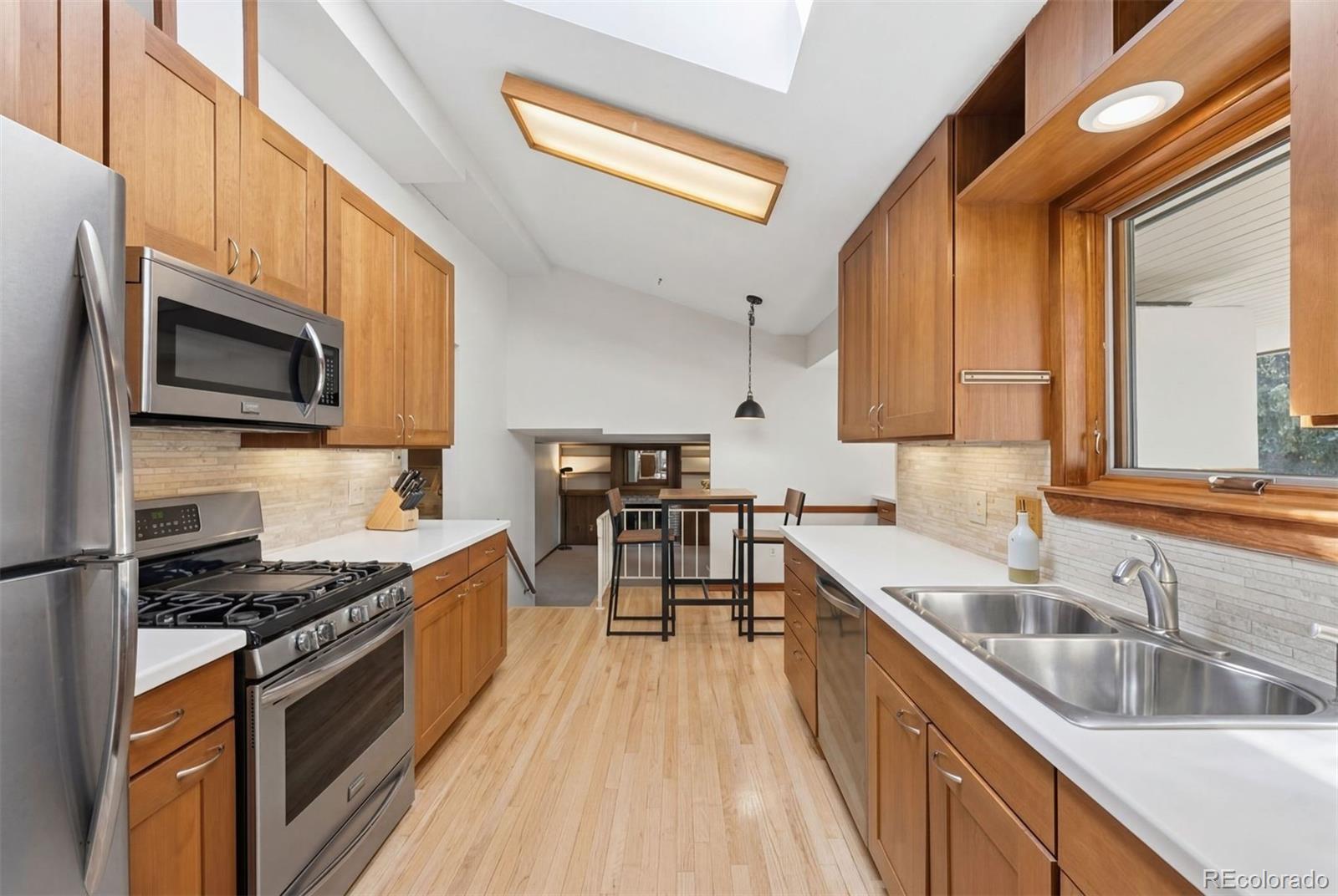 435 W Fremont Drive