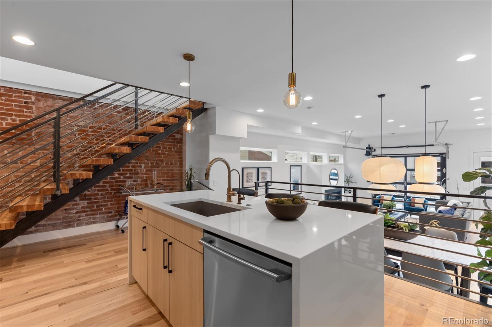 3425 W 33rd Avenue