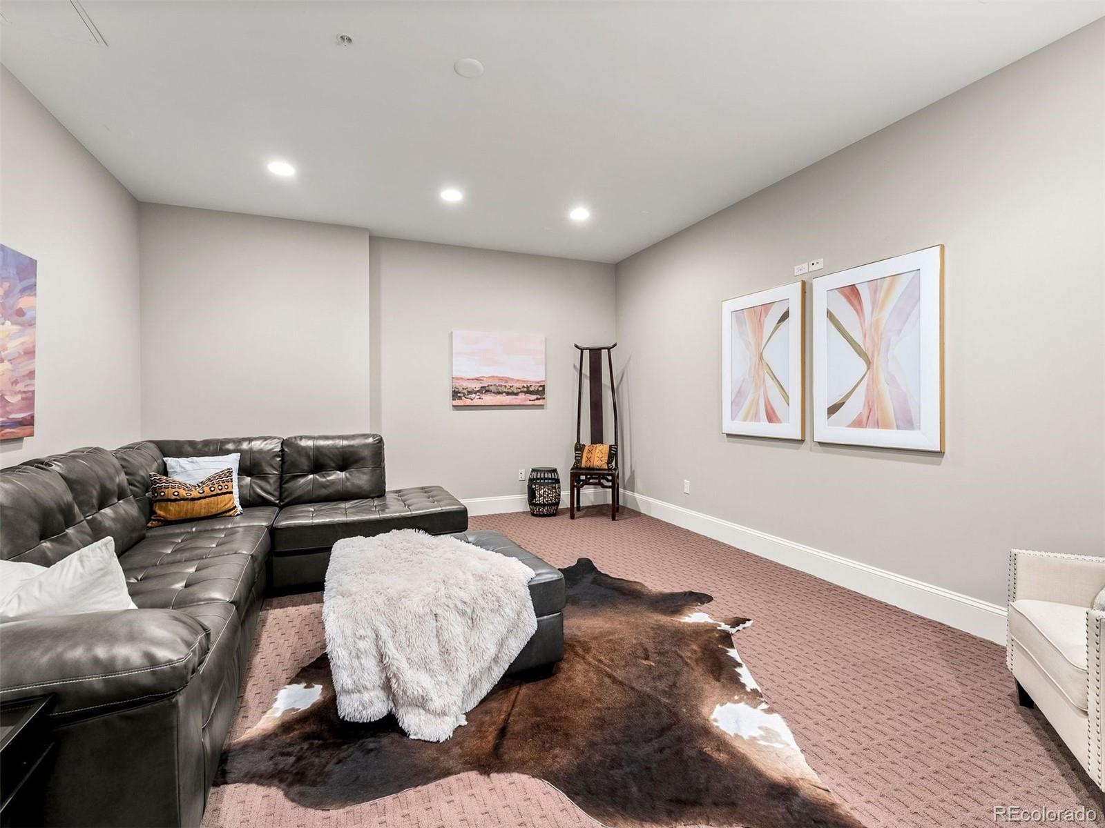 2001 Lincoln Street Unit: 2524L