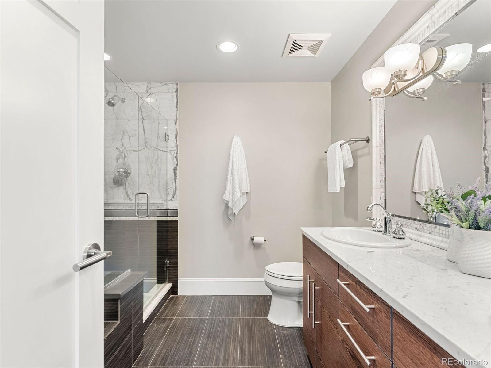 2001 Lincoln Street Unit: 2524L