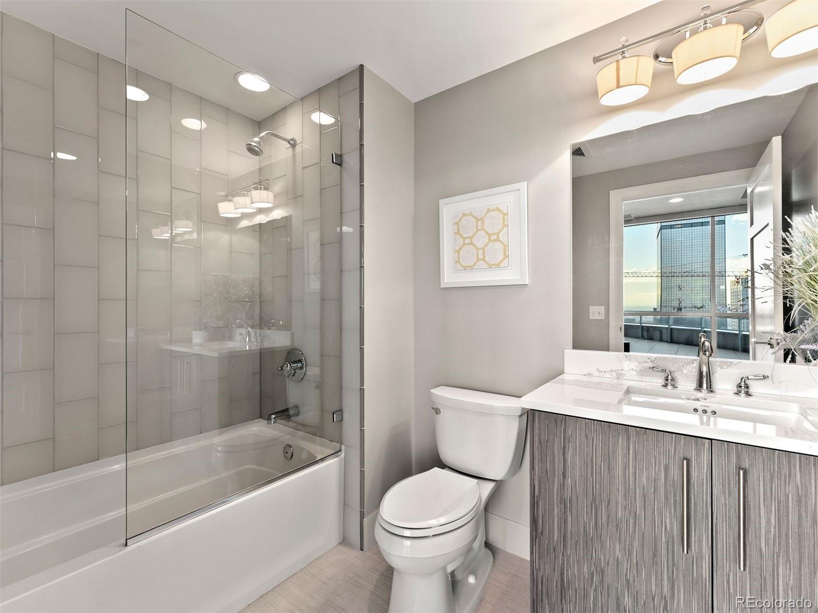 2001 Lincoln Street Unit: 2524L