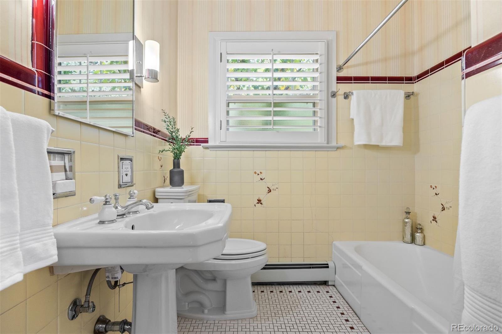 4305 E 17th Avenue Parkway