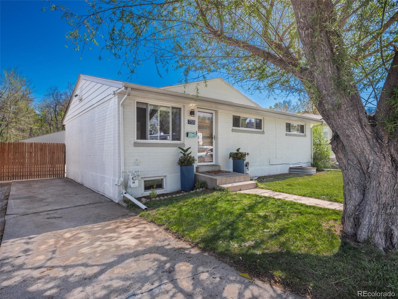 755 W Nassau Way