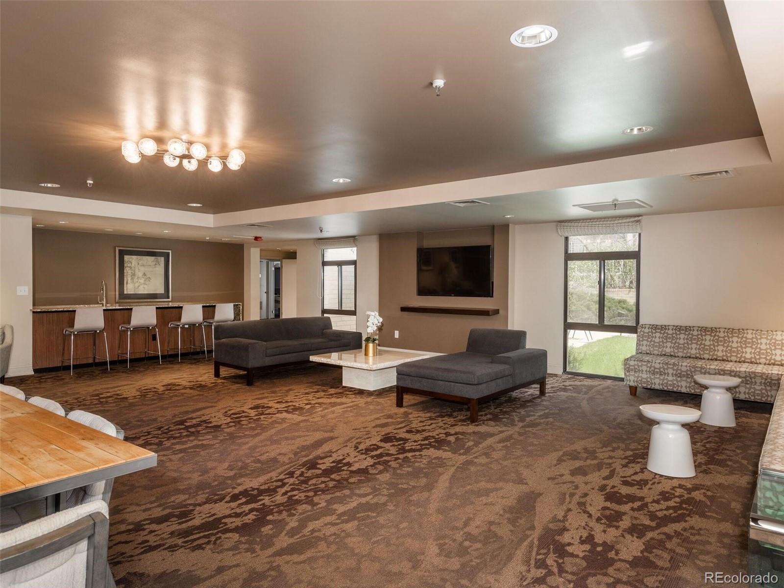800 N Pearl Street Unit: 1205