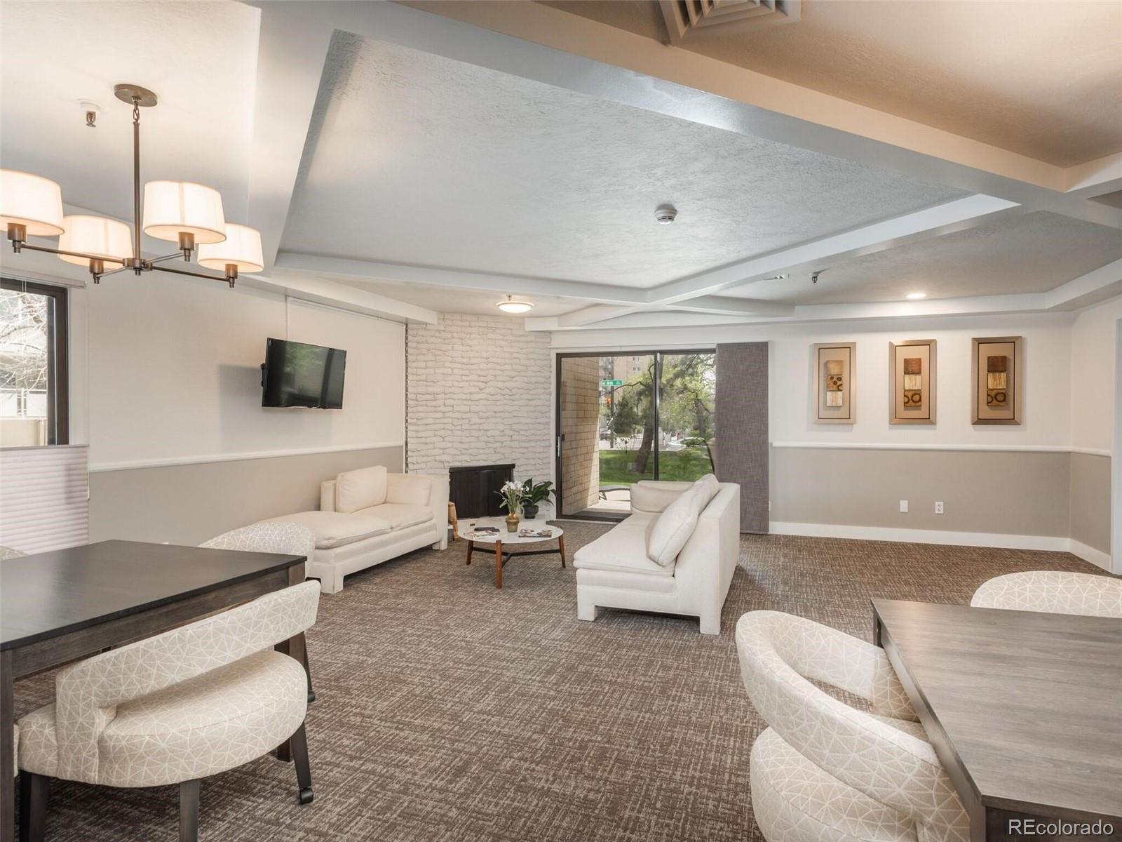 800 N Pearl Street Unit: 1205