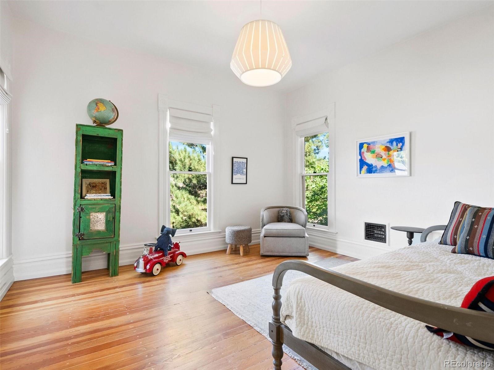 238 E Florida Avenue