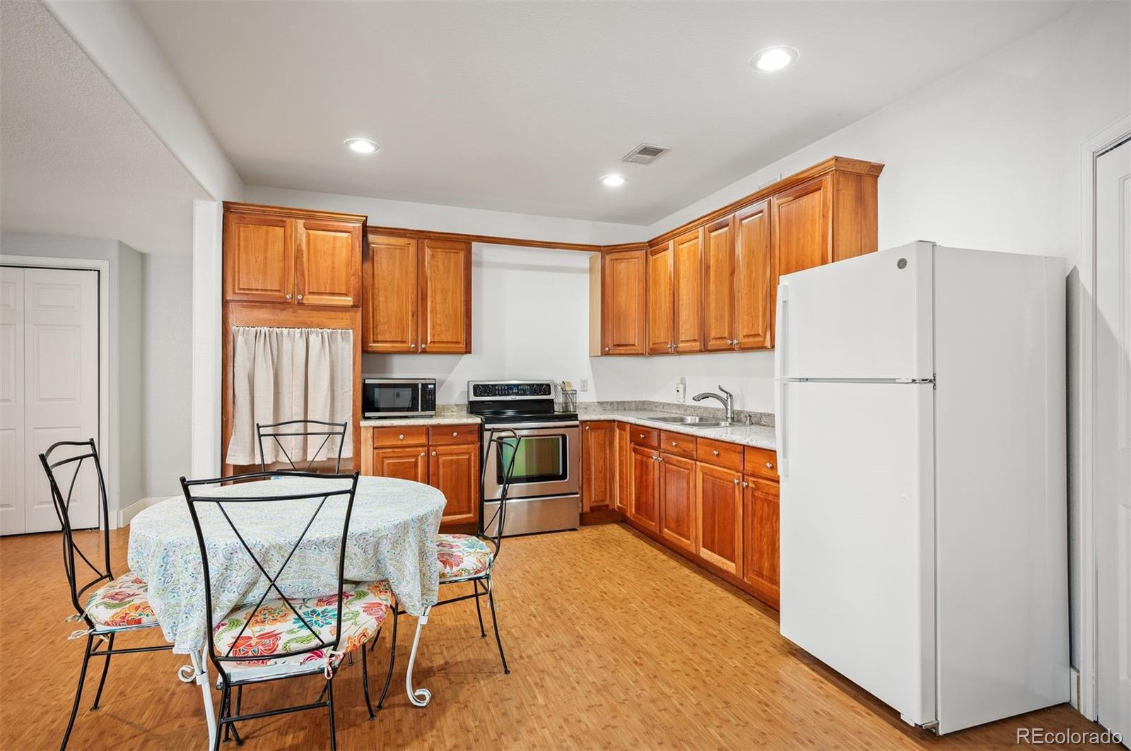 5633 S Coolidge Court