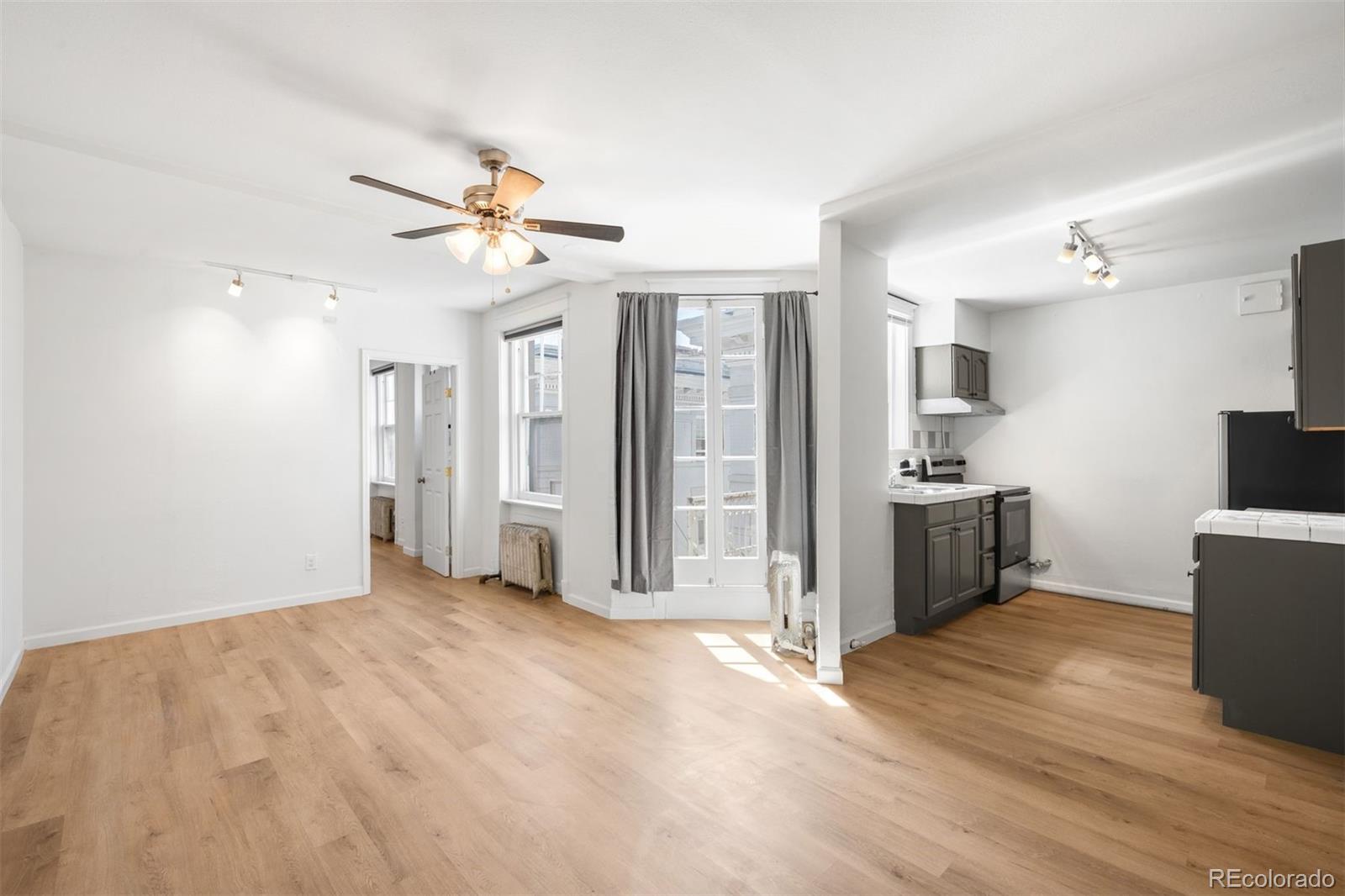215 E 11th Avenue Unit: D5