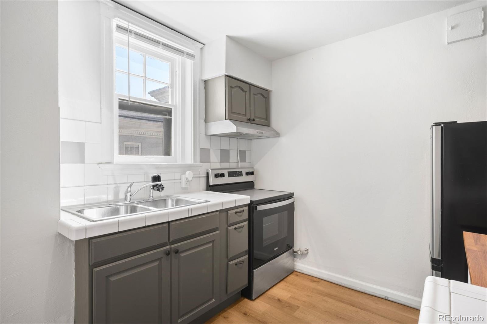 215 E 11th Avenue Unit: D5