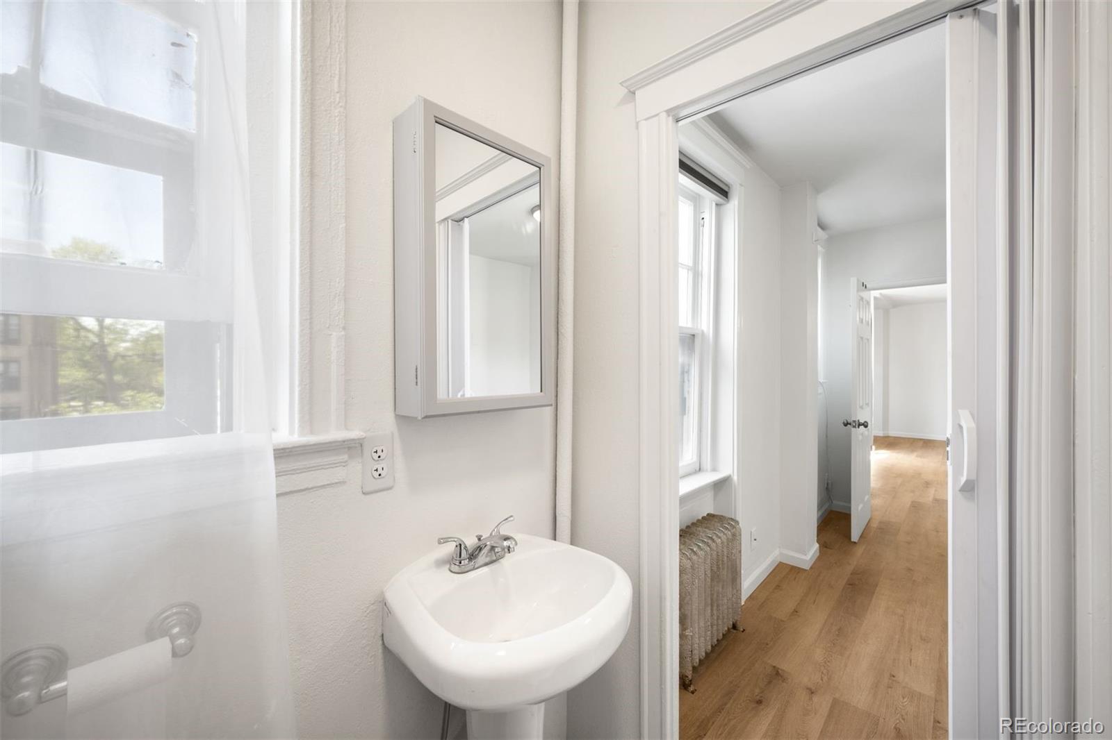 215 E 11th Avenue Unit: D5