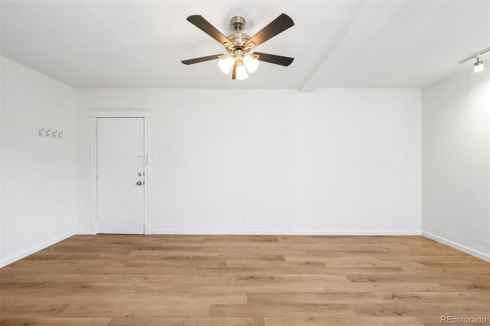 215 E 11th Avenue Unit: D5