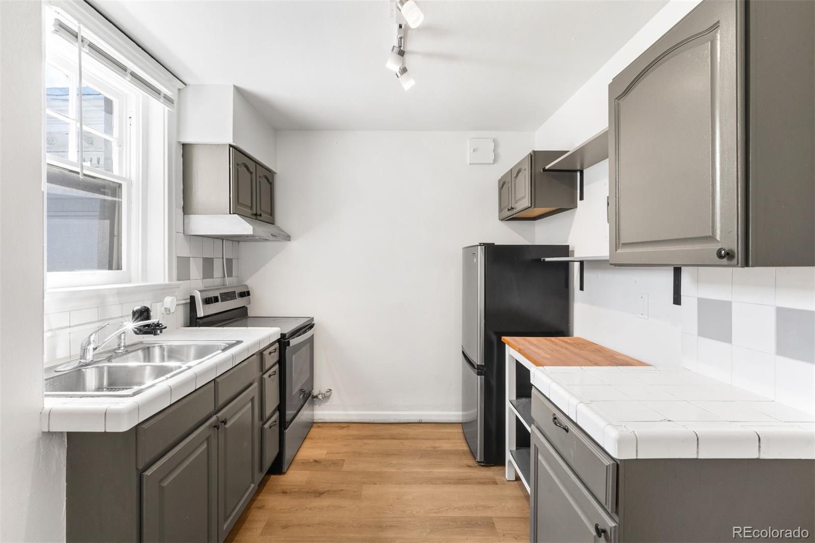 215 E 11th Avenue Unit: D5