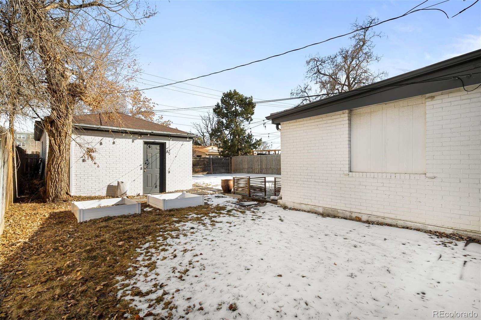 2610 Poplar Street