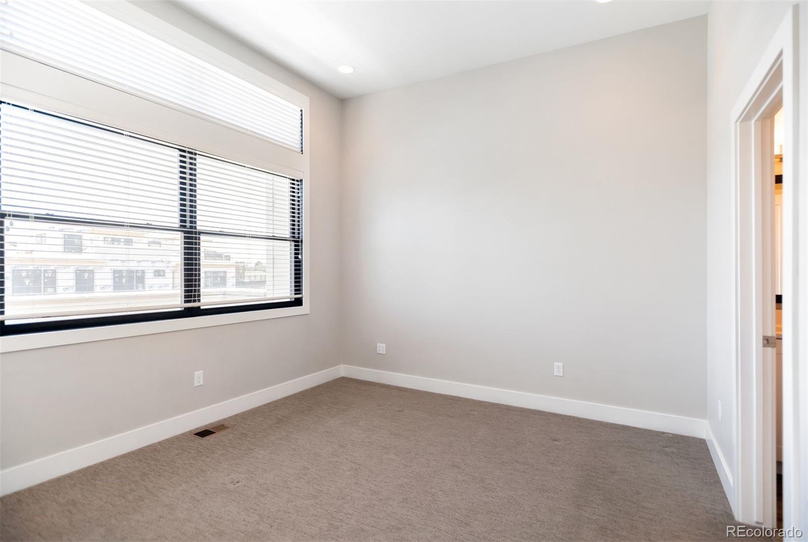 6825 E Lowry Boulevard