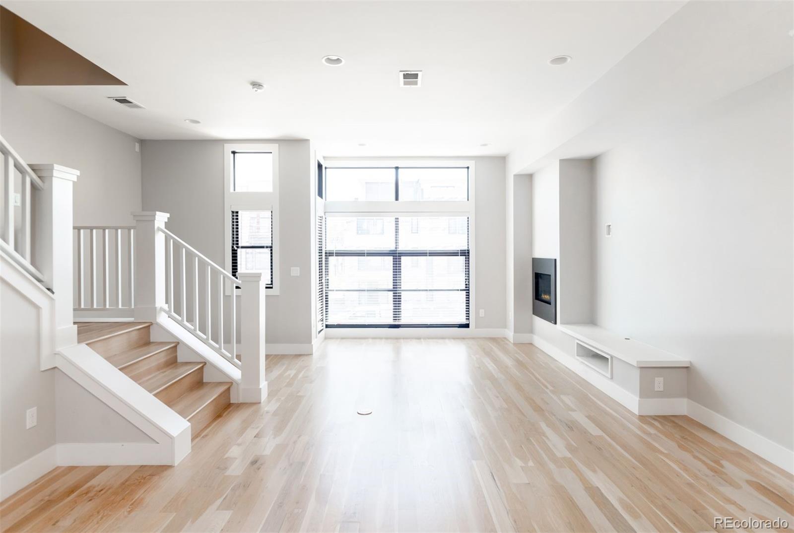 6825 E Lowry Boulevard