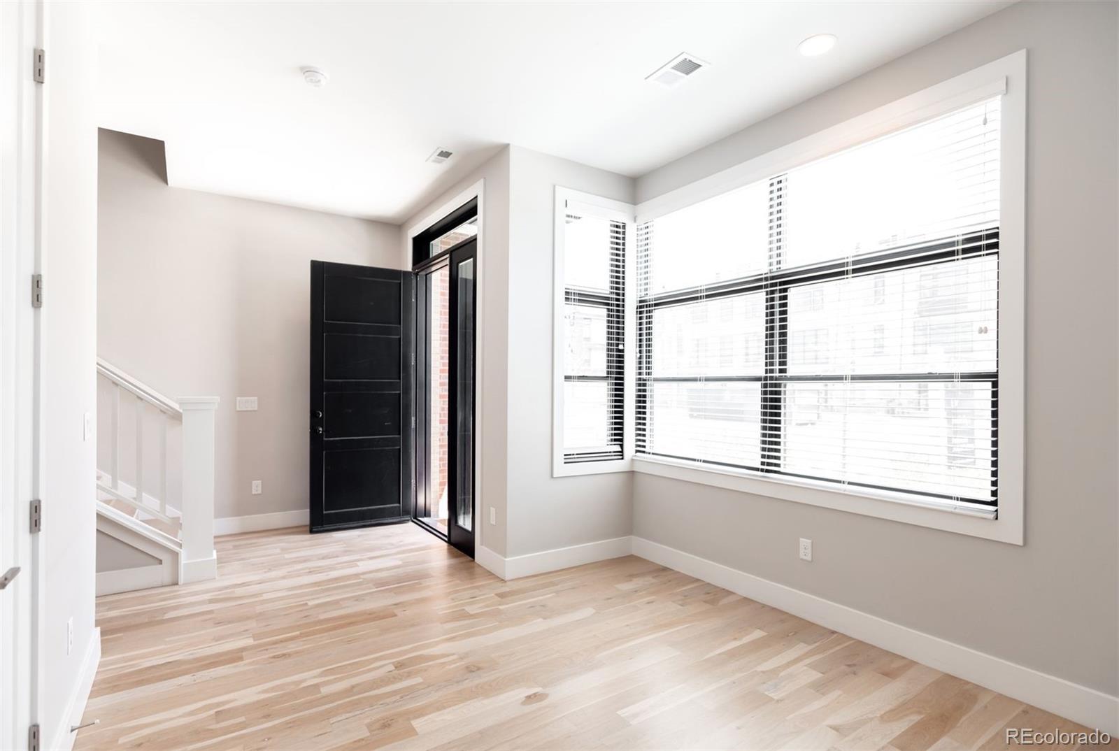 6825 E Lowry Boulevard