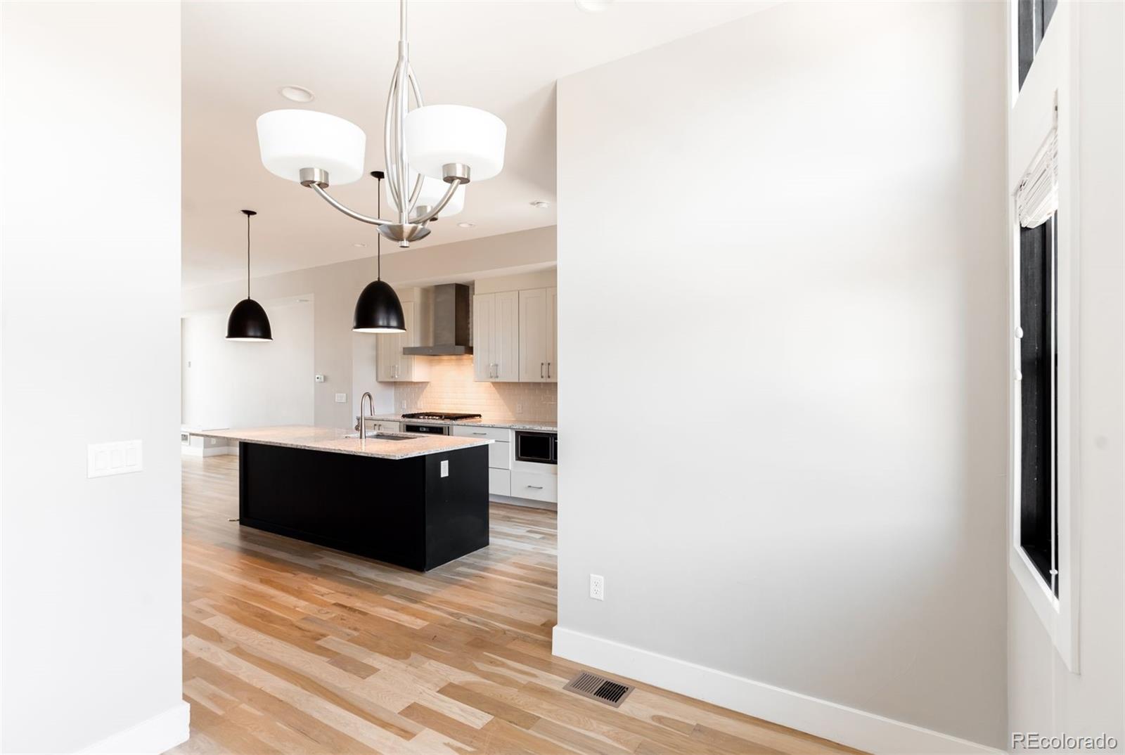 6825 E Lowry Boulevard