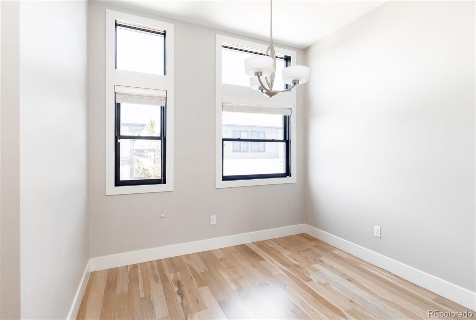 6825 E Lowry Boulevard