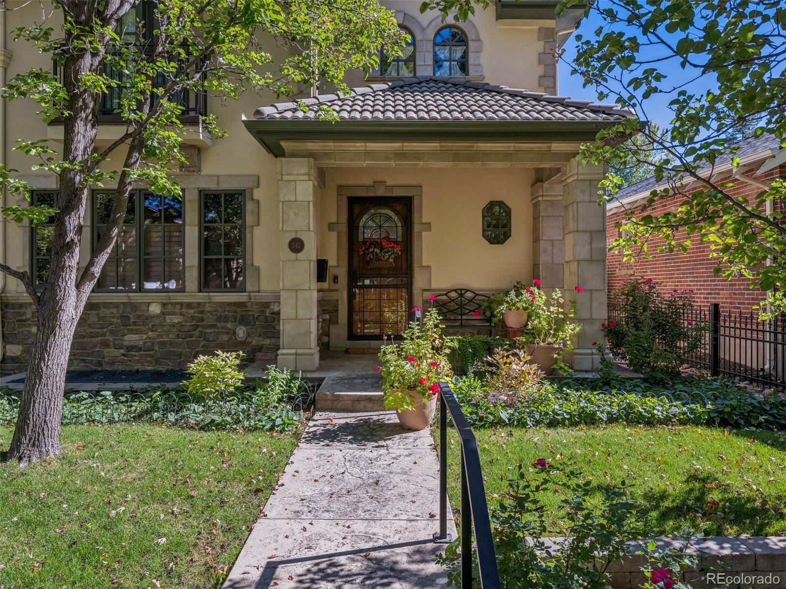 542 Adams Street