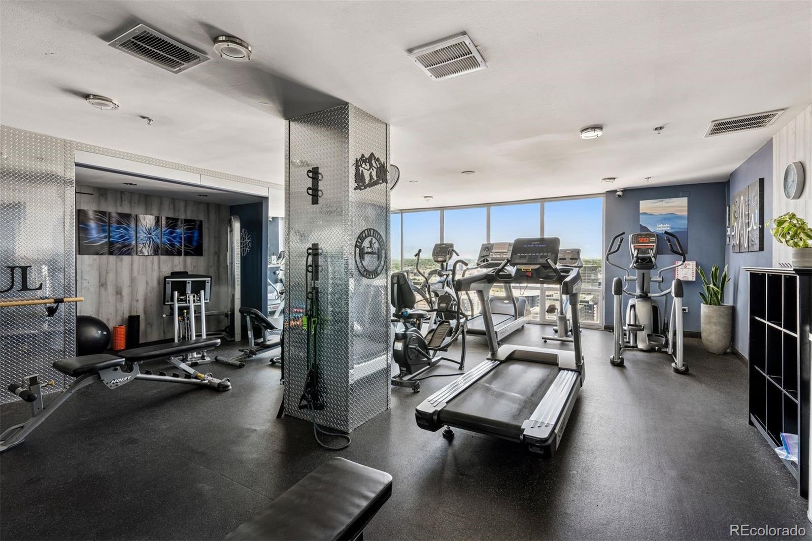 1625 Larimer Street Unit: 1208