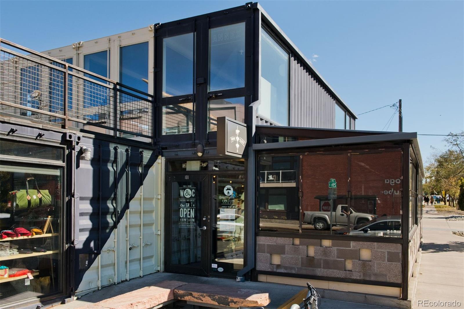 2715 Blake Street Unit: 4