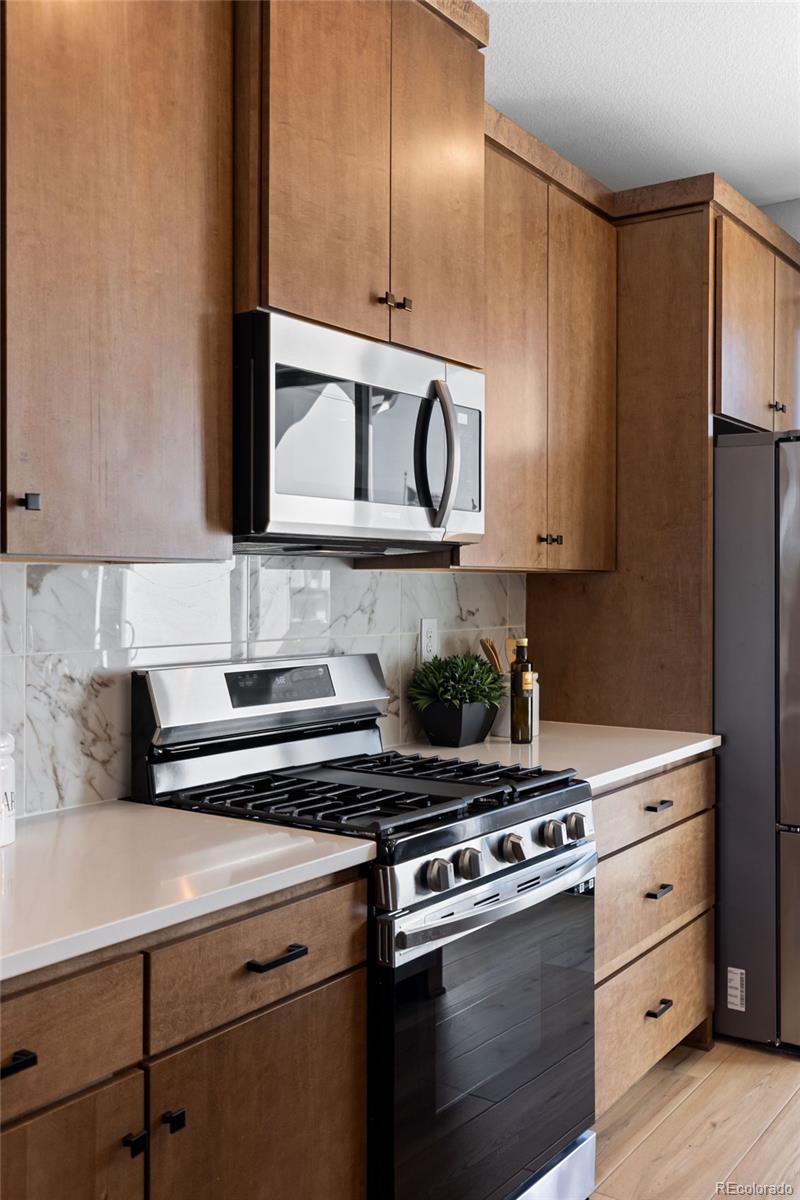 2074 S Holly Street Unit: 2