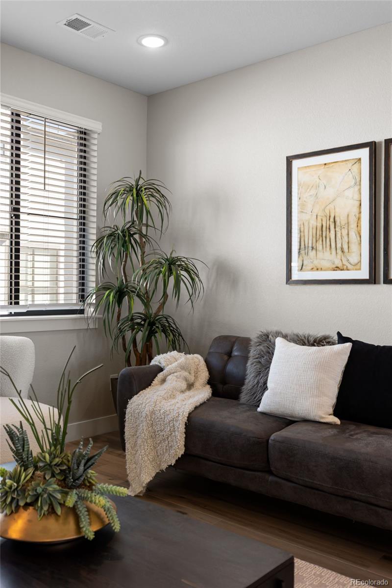 2074 S Holly Street Unit: 2