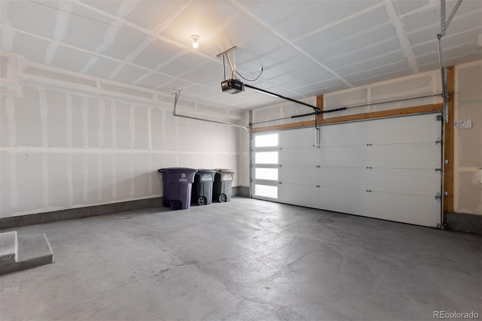 2074 S Holly Street Unit: 2