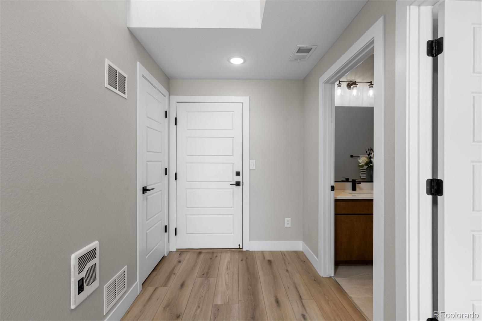 2074 S Holly Street Unit: 2