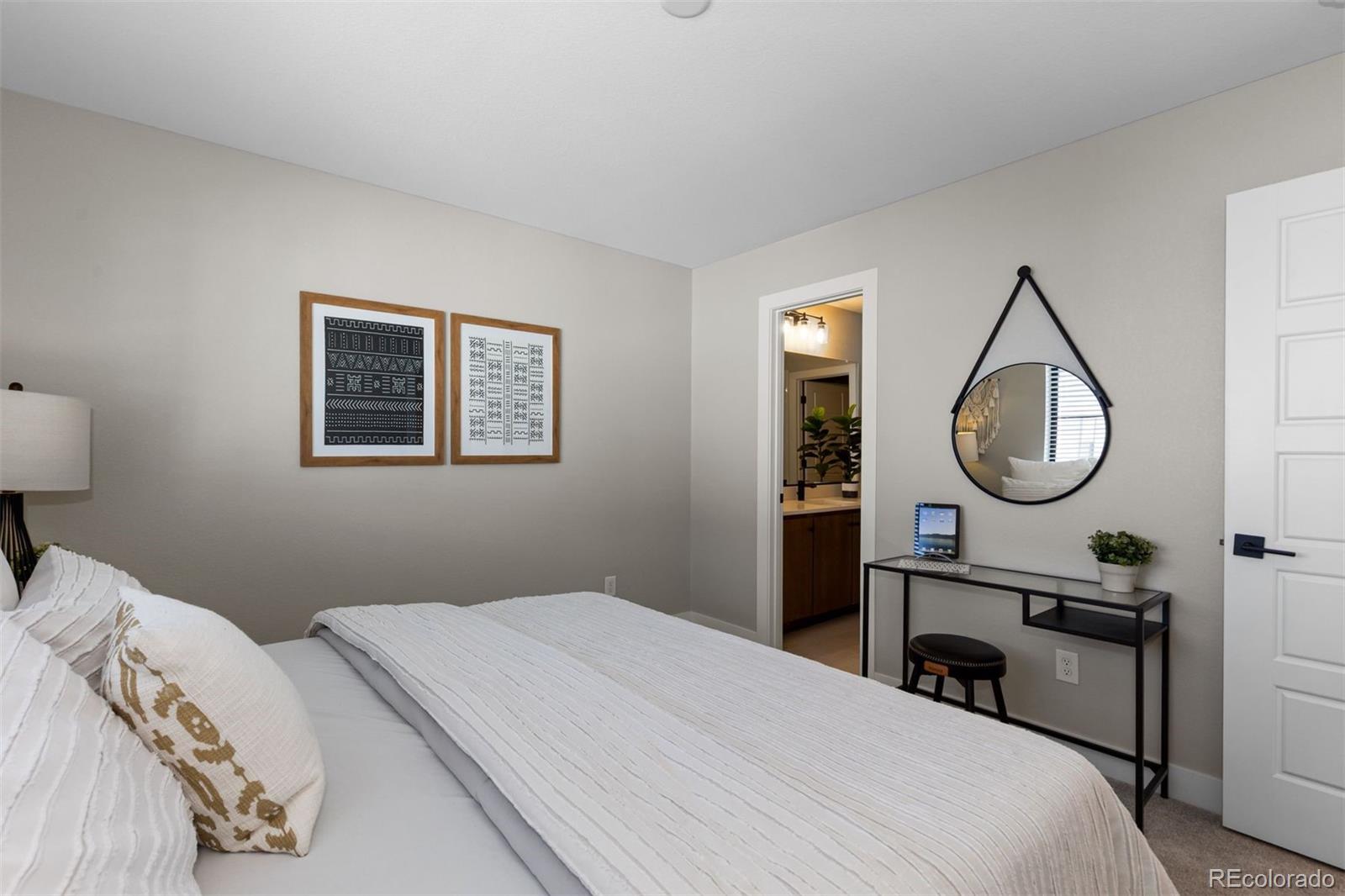 2074 S Holly Street Unit: 2