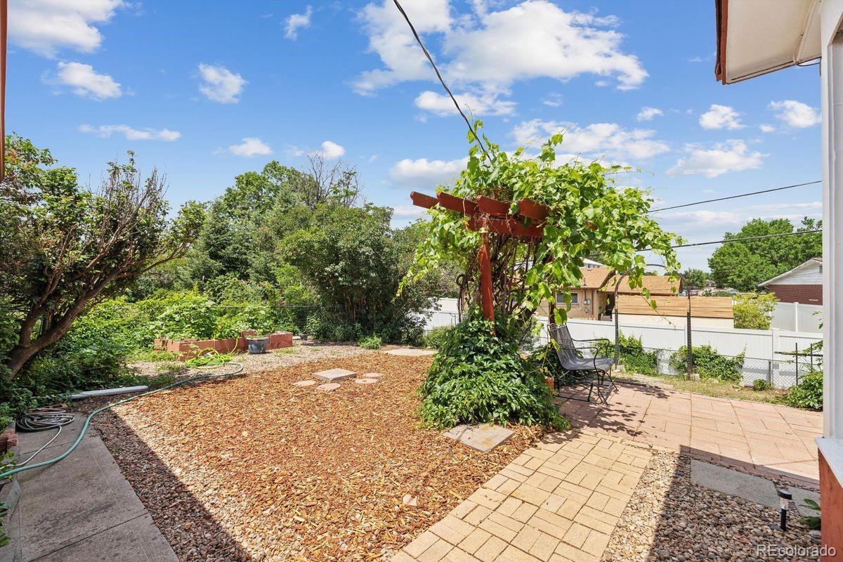 6659 W Louisiana Place