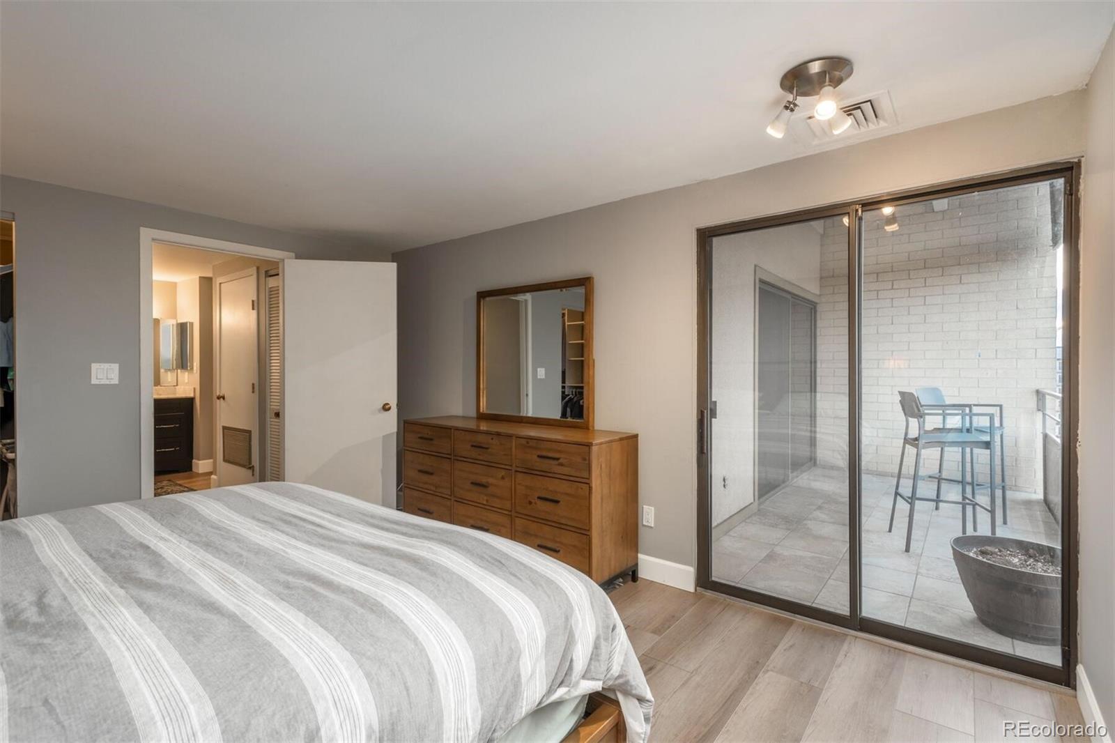 800 N Pearl Street Unit: 1211