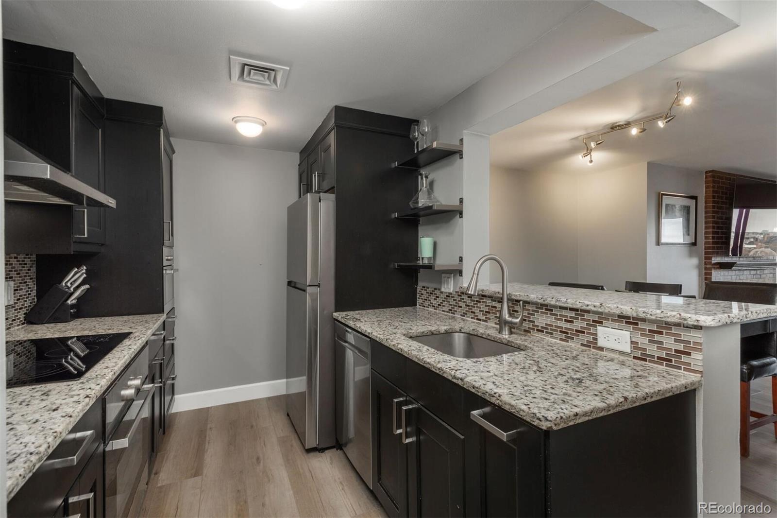 800 N Pearl Street Unit: 1211