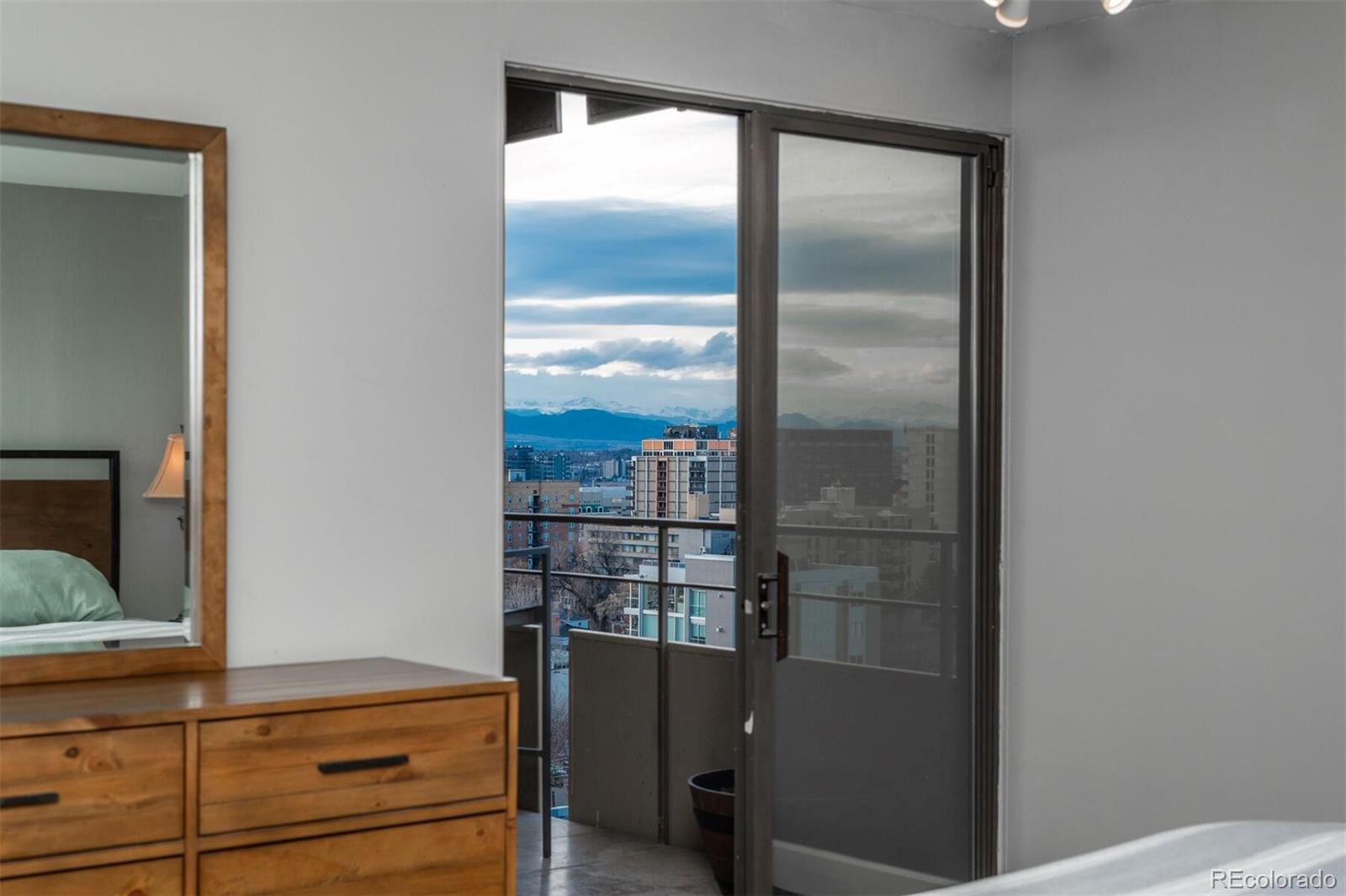 800 N Pearl Street Unit: 1211