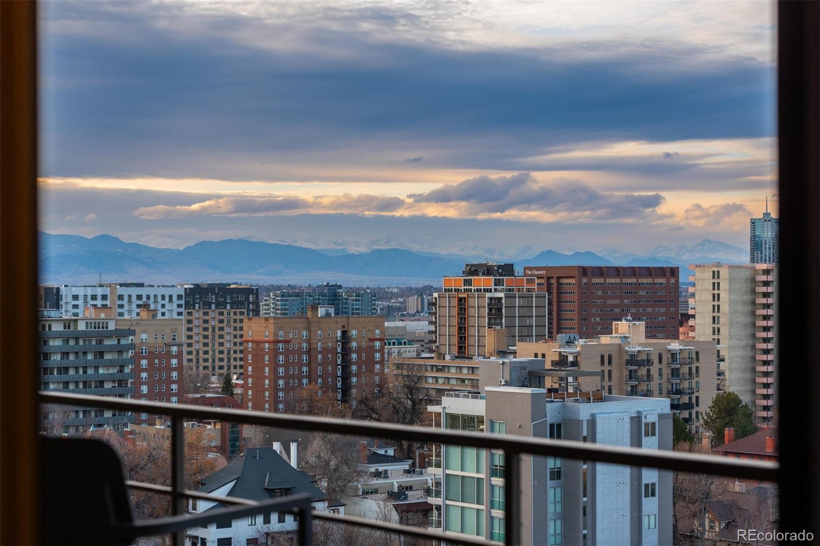 800 N Pearl Street Unit: 1211