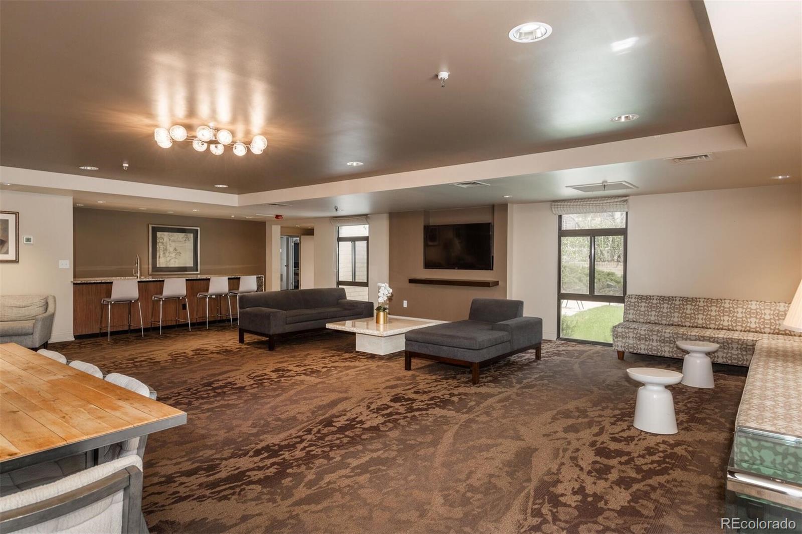 800 N Pearl Street Unit: 1211
