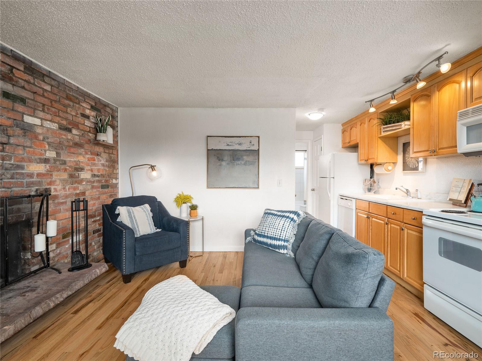 155 S Pennsylvania Street Unit: 310