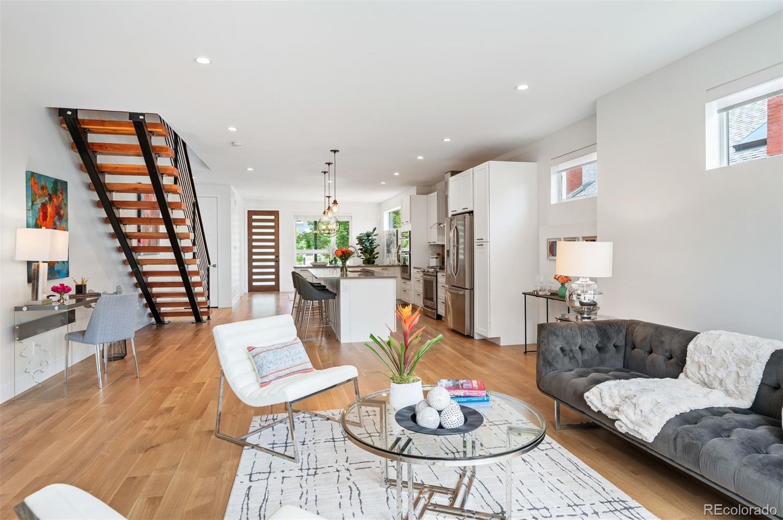 2114 Lowell Boulevard