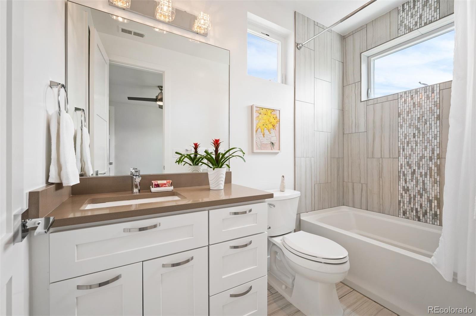 2114 Lowell Boulevard