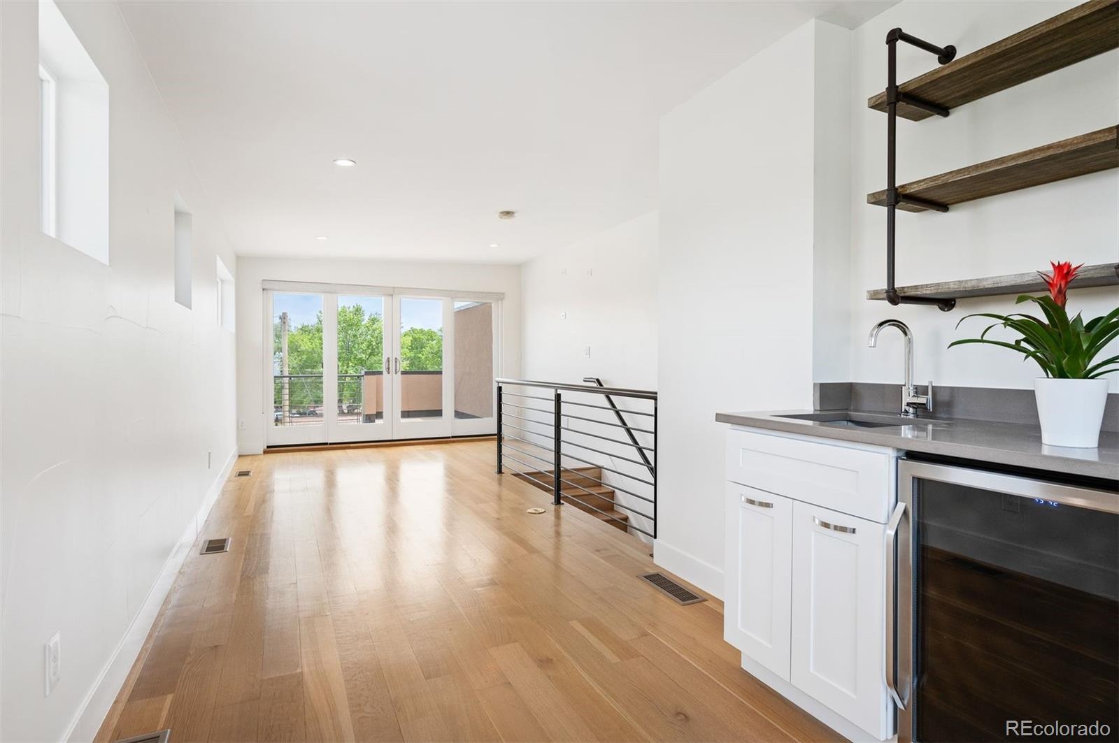 2114 Lowell Boulevard